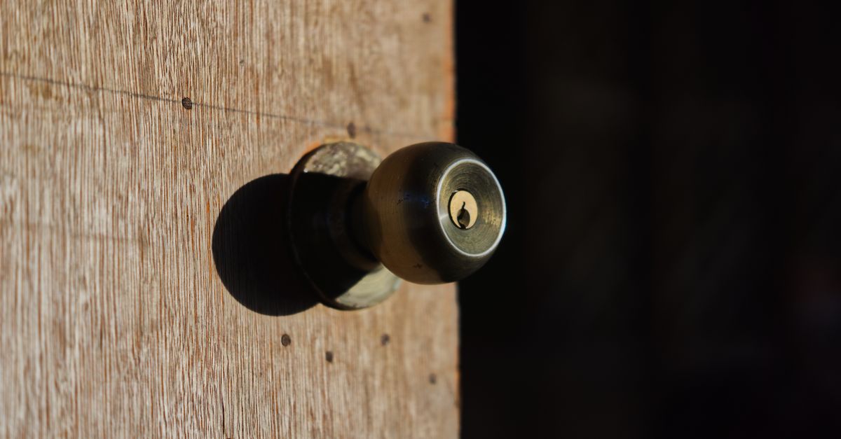 Can You Change Your Locks in a NYC Co-op or Rental? — Cloisters locksmith NYC