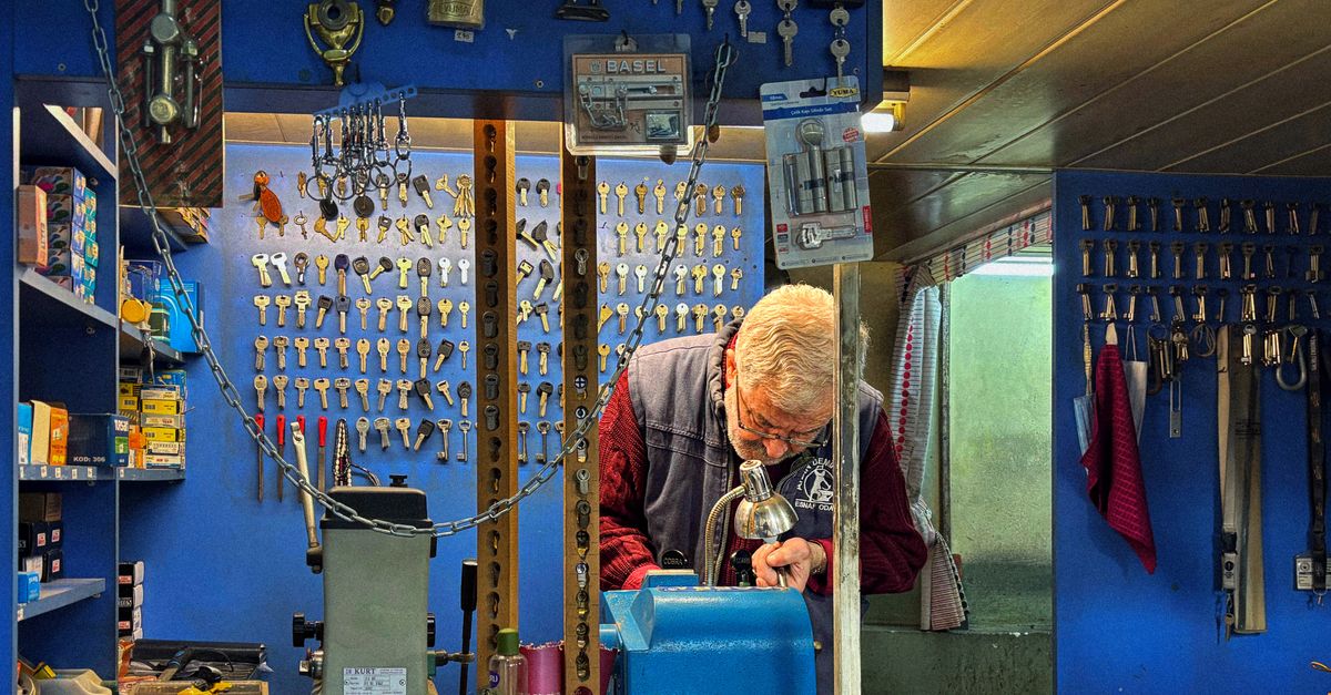 What Does an Emergency Locksmith Cost Near Me? — Cloisters locksmith NYC