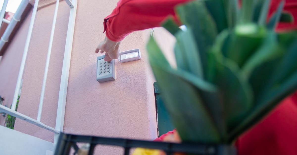 Keyless Entry for Renters: Smart Locks Without Drilling Your Landlord's Door — Cloisters locksmith NYC